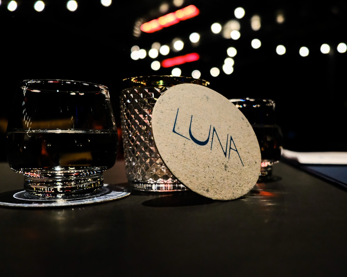 Luna Bar